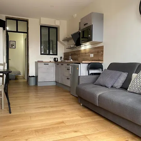 Standing Historic Apartment *
