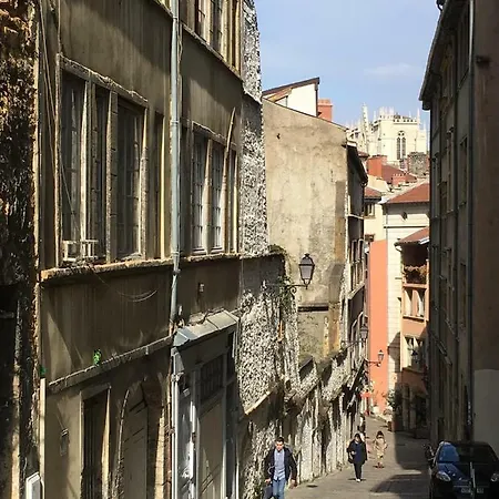 Apartment Standing Historic