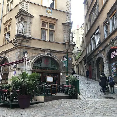 Standing Historic Lyon